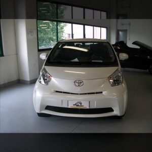 TOYOTA iQ